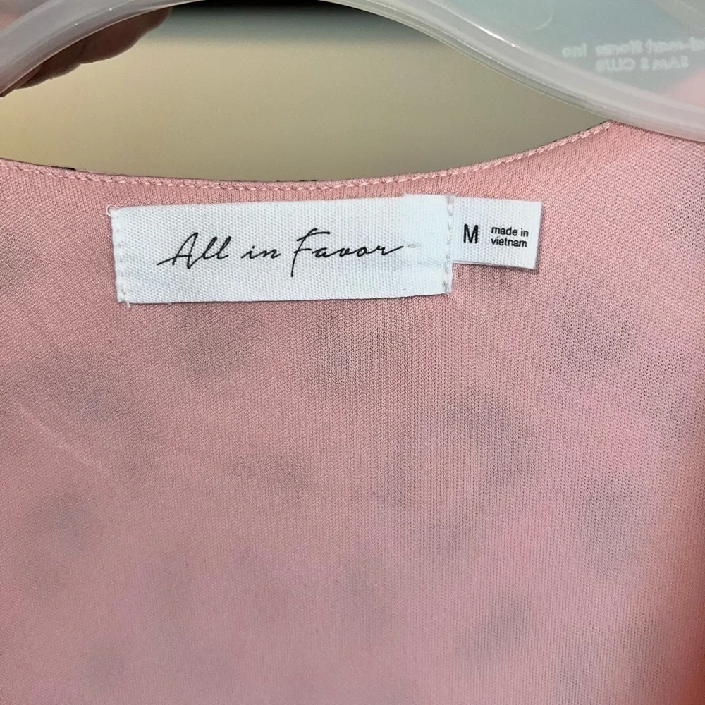 All in Favor Ladies Light Pink Leopard Print Dress Size Medium - Picture 3 of 6